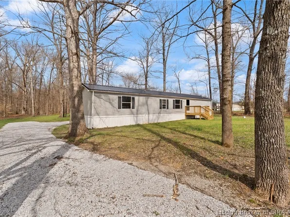 1260 E County Line Road NE, Palmyra, IN 47164
