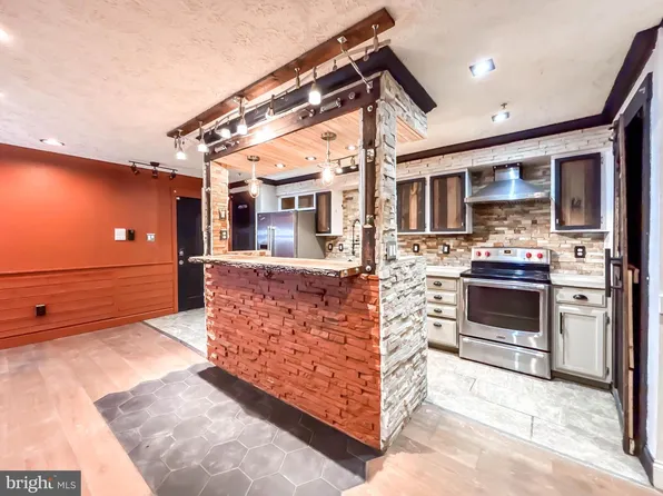 909 Woodbridge Ct Unit H, Edgewood, MD 21040