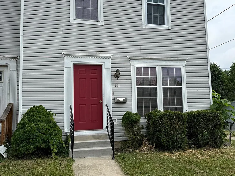 701 Green St — Photo 1