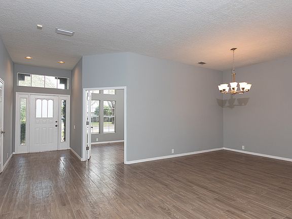 3rd image of 3703 Turkey Oak Dr