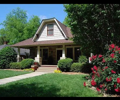 621 Oakland Ave Photo 1