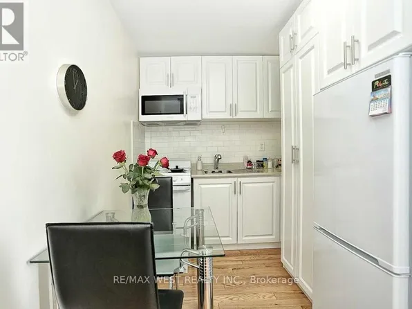267 Lappin Ave #3, Toronto, ON M6H 1Y9