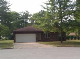 520 E Latoka Ct, Springfield, MO 65807