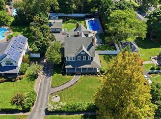 61 Ocean Ave, Islip, NY 11751