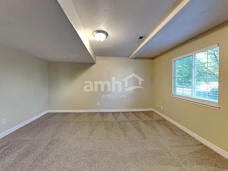 4006 E Dillons Dr — Photo 16