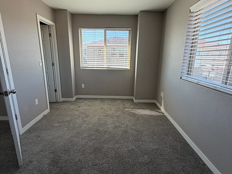 4456 Elegant St — Photo 39