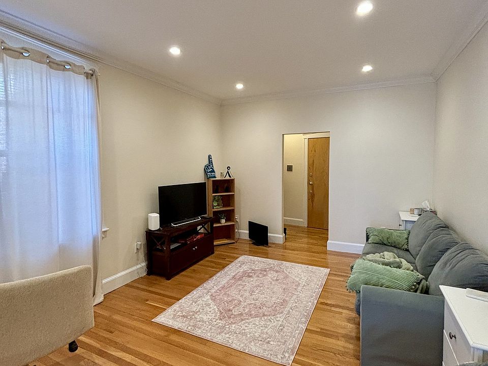 2nd image of 1330 Commonwealth Ave APT 21