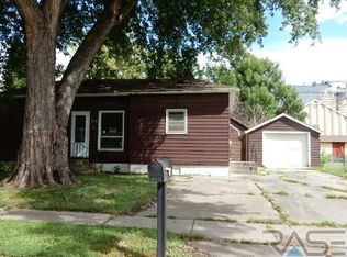112 W Meade Ct, Luverne, MN 56156