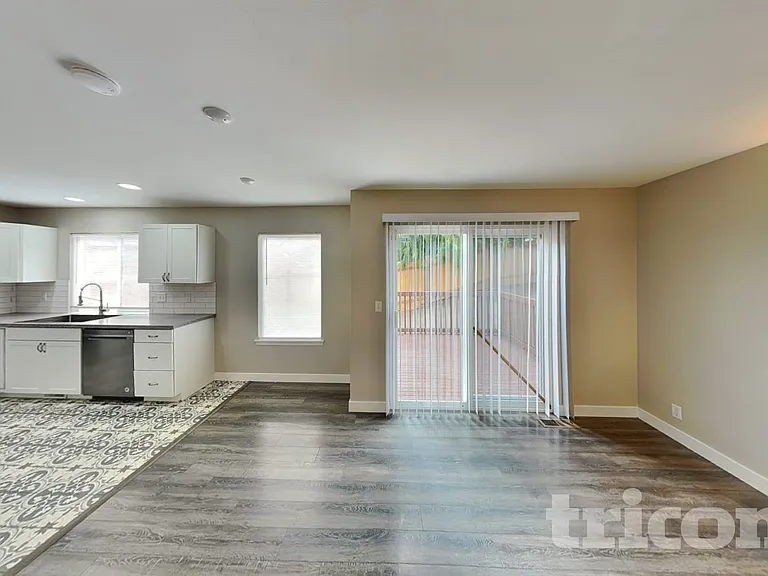 2943 Lowren Loop — Photo 4