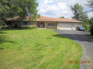 1006 South Rd, Fox River Grove, IL 60021