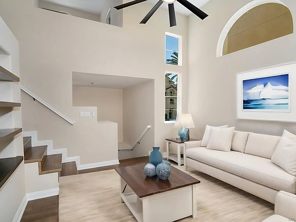 4th image of 2888 Villas Way