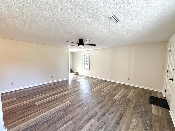 4th image of 103 Myrtle St