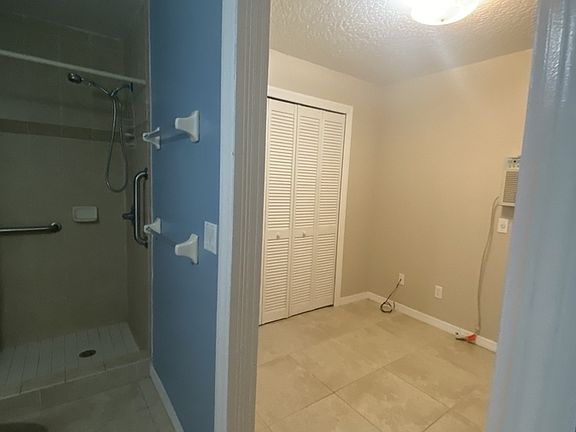 5th image of 611 Americana Blvd NE #2