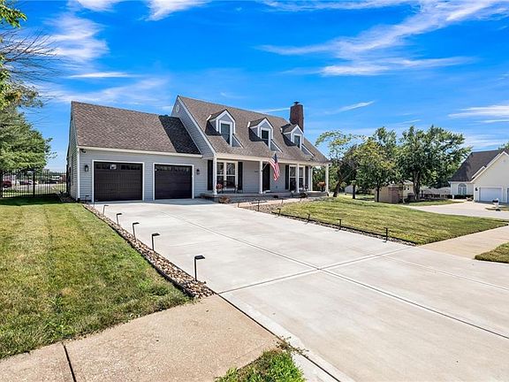 2nd image of 8415 NW Winter Ave