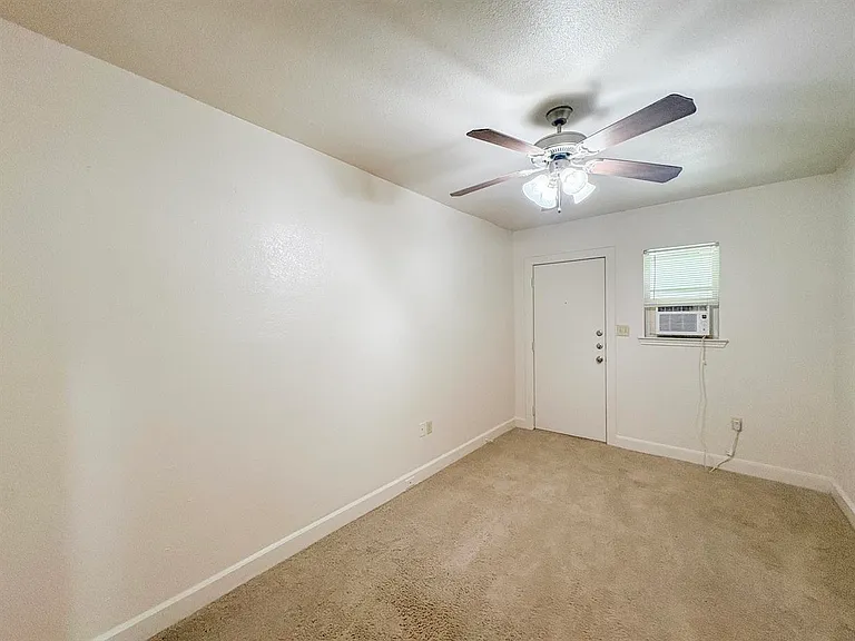 234 W 7th Ave — Photo 7
