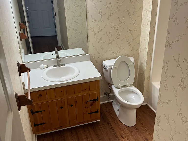 2502 Chapel Hill Rd #B — Photo 8