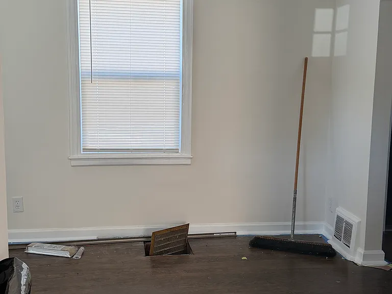 3303 Delavan Ave — Photo 5