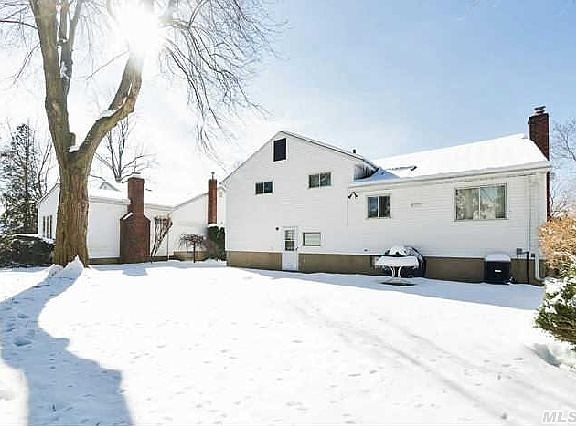 3rd image of 925 Shari Ln