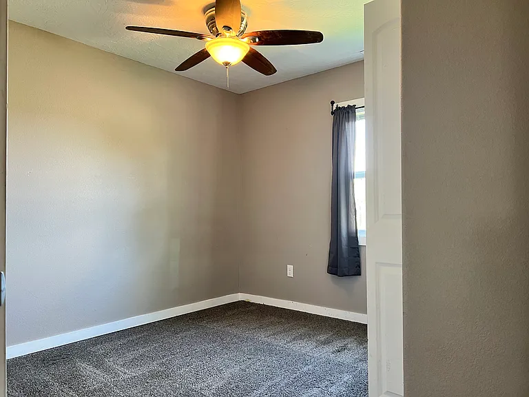 3020 W 14th St — Photo 33
