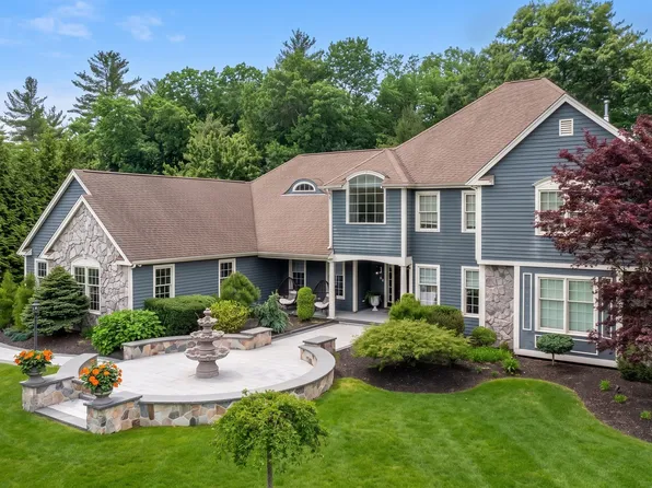 47 Symphony Dr, North Easton, MA 02356