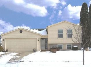 24572 Park Ridge Ct, Novi, MI 48375