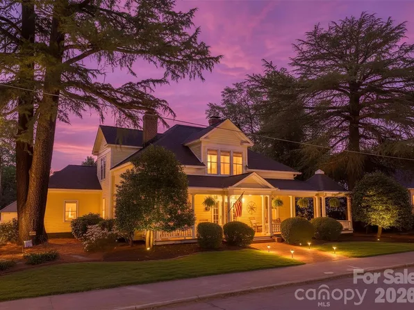 8 Vance St, Lexington, NC 27292