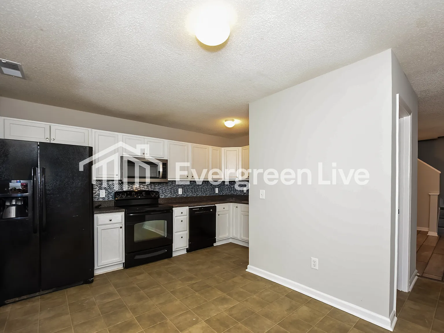 3 bed, 2.5 bath, 1252 sqft, $1,445 — Photo 4