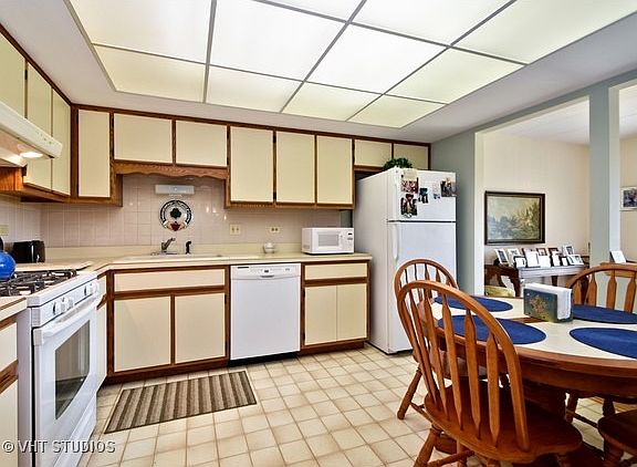3rd image of 15705 Lake Hills Ct Unit 1N