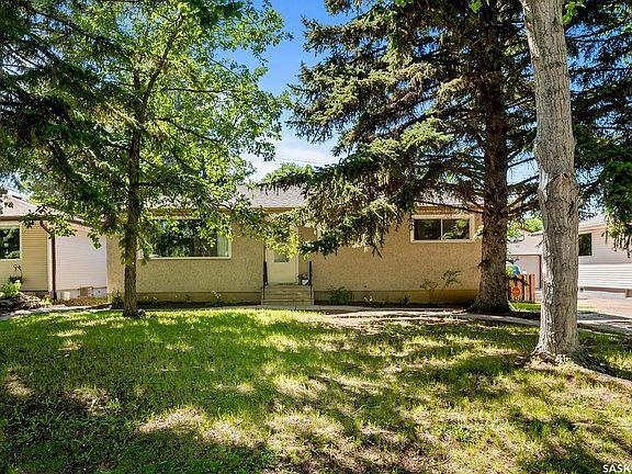2nd image of 108 Marsh CRESCENT