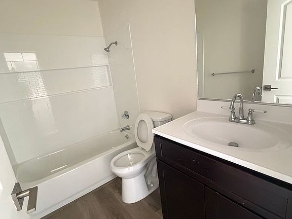 2nd image of 4341 Eagle Rock Blvd #2