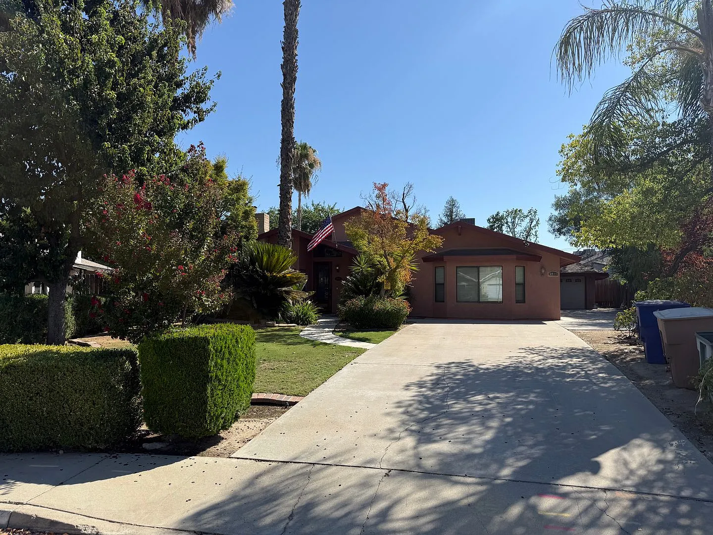 3800 Casey Court, Bakersfield Ca 93309 - Huge 5 Bedroom Home (With Solar) In Sw On Cul de Sac Str... — Photo 1