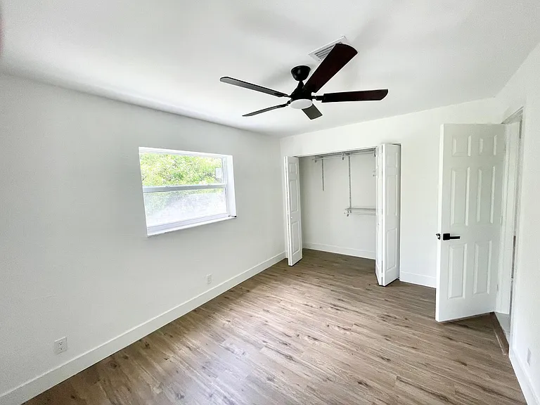 6606 NW 95th Ave — Photo 11
