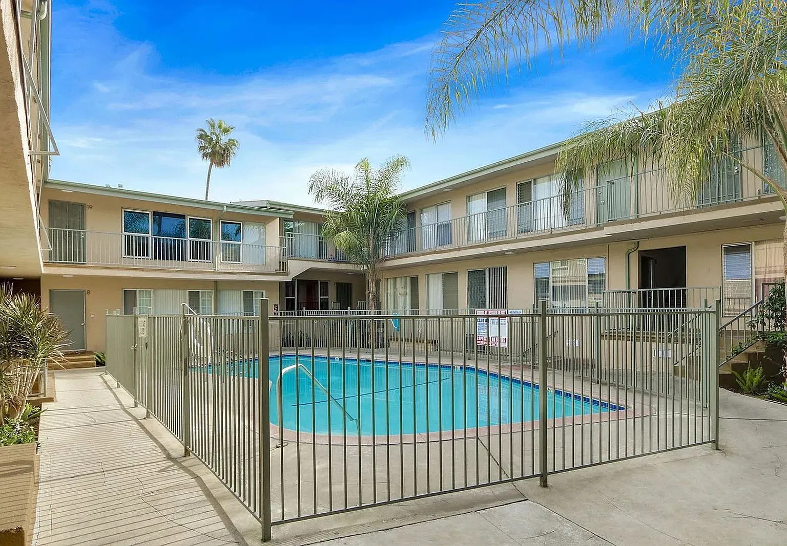 2 bed, 1.0 bath, 900 sqft, $1,985 — Photo 4