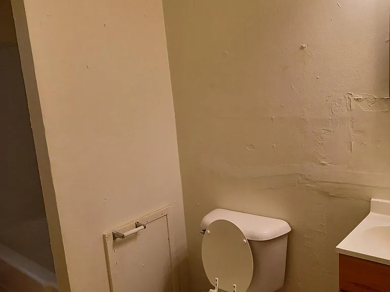 2nd bathroom