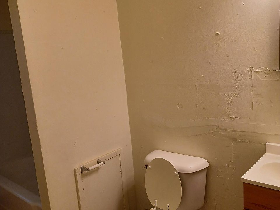 2nd bathroom