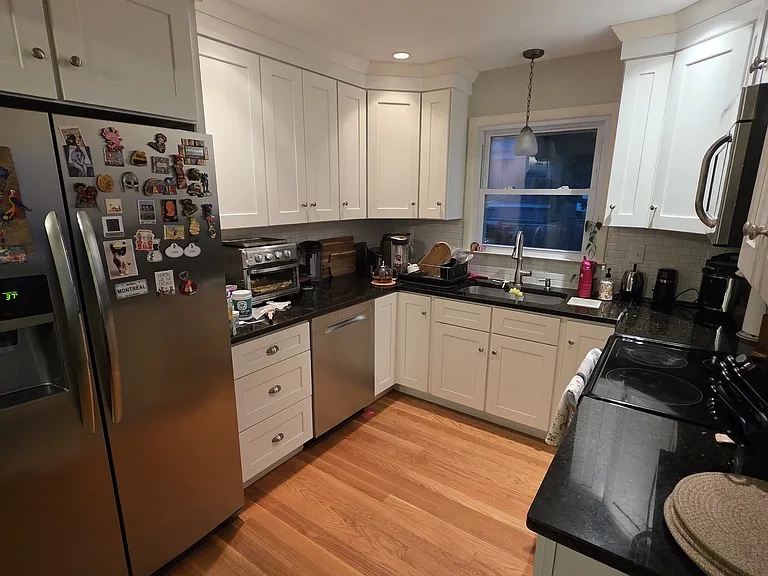 28 Andrassy Ave — Photo 1