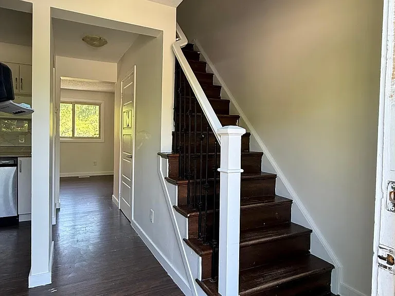 15 Scenic Dr #9 — Photo 4