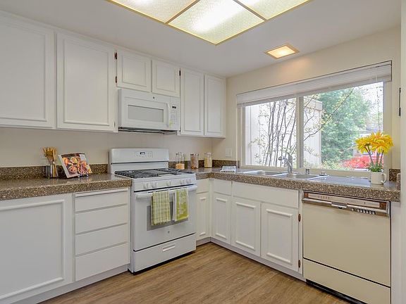 4th image of 6413 Ebano Ct