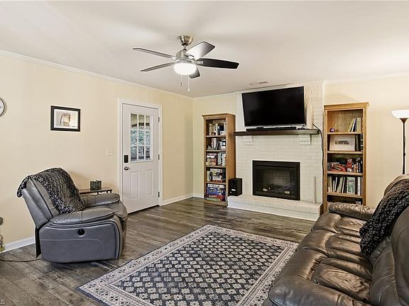 4th image of 202 Turkey Hill Dr