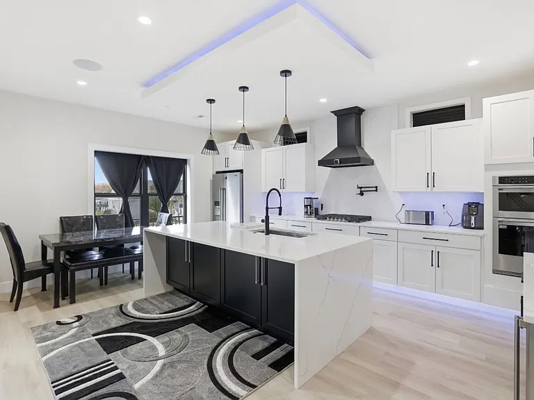 6931 River Dr — Photo 4