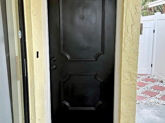 3rd image of 4711 Glenaire Ct