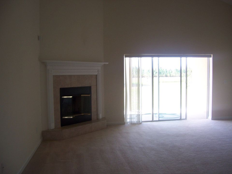 1st image of 1009 W Terranova Way
