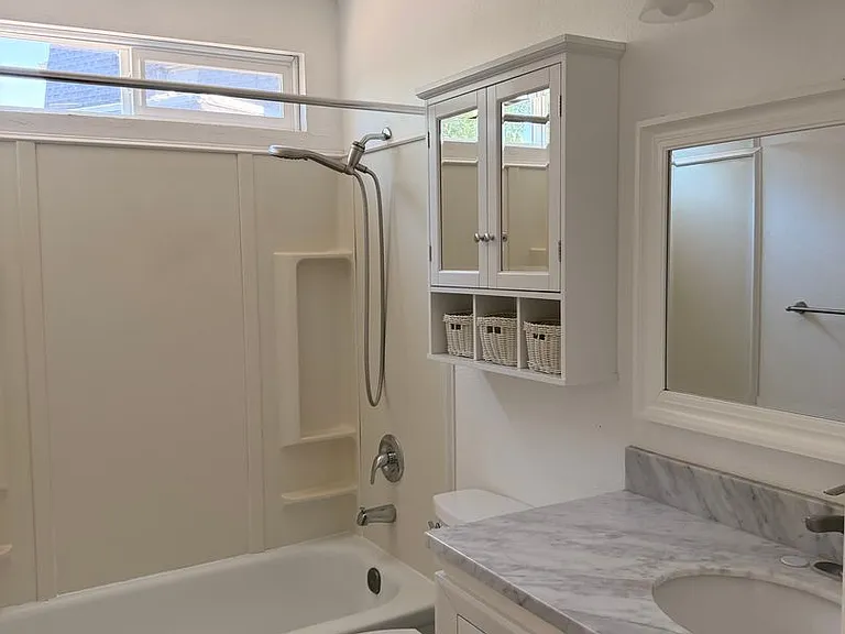 80 Mina Ave — Photo 8