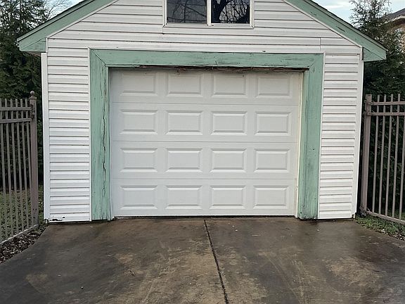 4th image of 1345 Tutwiler Ave