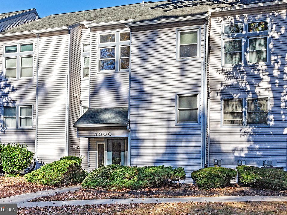 1st image of 5003 Birch Cir #152