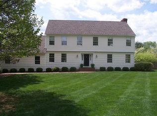 8 Uptom Pine Rd, Lebanon, NJ 08833