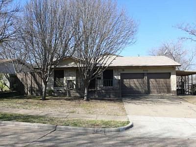 1st image of 518 Saffron Cir