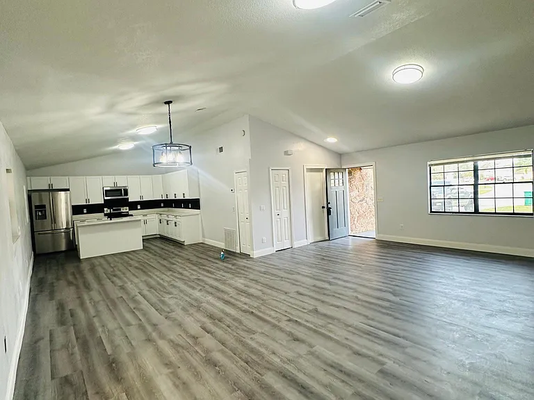 648 Pyramid Ave — Photo 7