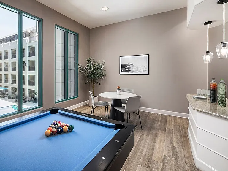 Caprielle Apartments — Photo 9