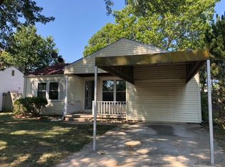 935 S Prairie Park Rd, Wichita, KS 67218